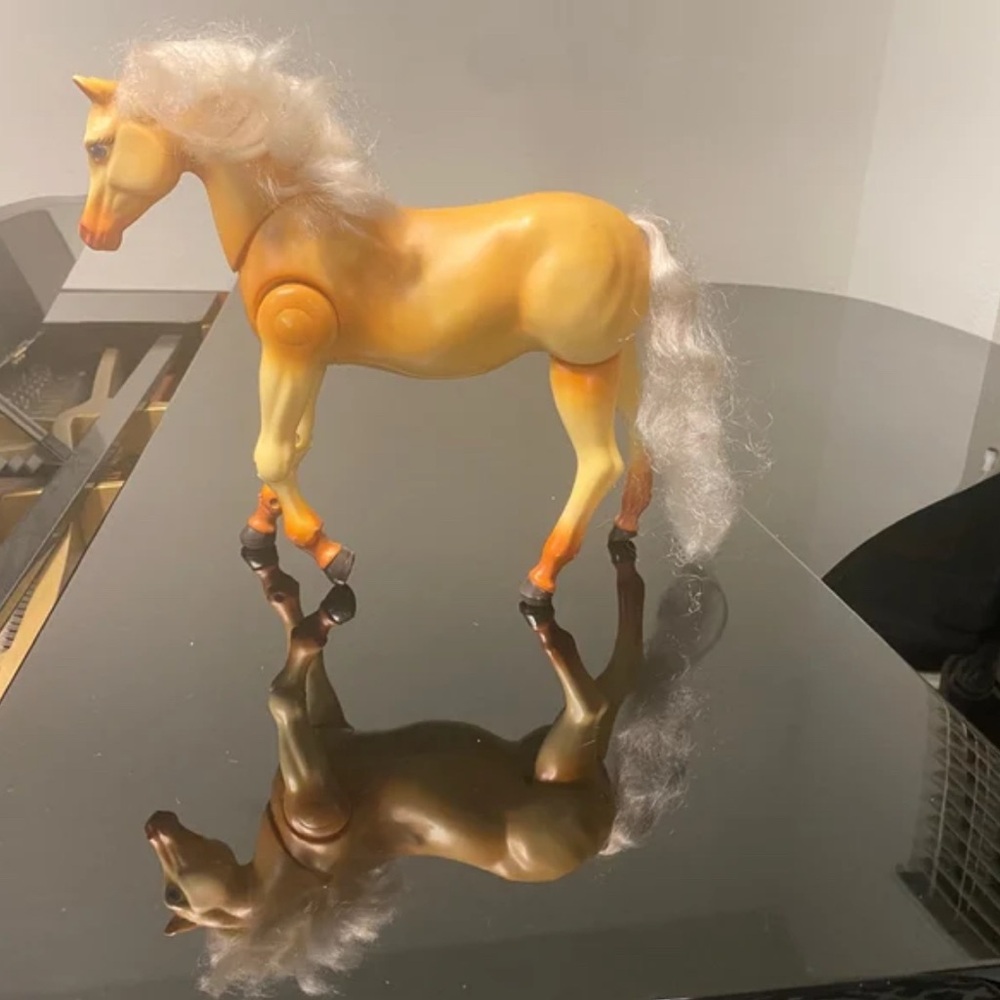2005 Mattel Barbie High Stepper Walking Palomino Horse w/ Sound Battery Operated